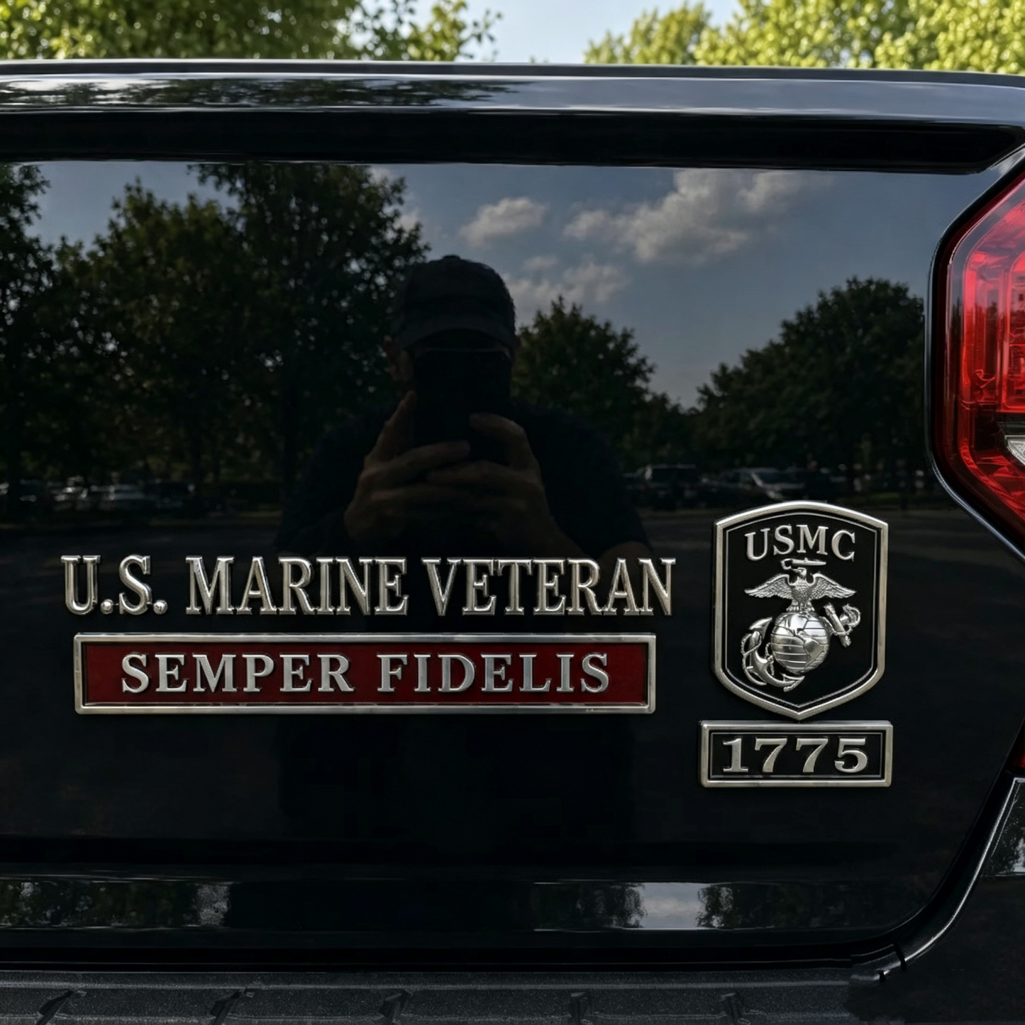 Memorial vehicle emblem metal badge