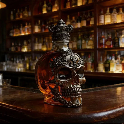 💀 Skull Collector Whiskey Decanter – Vintage Style Collector Bottle 🥃✨