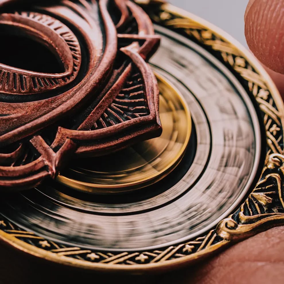 🔮 Handcrafted Tarot Eye Pendant – A Symbol of Intuition & Insight